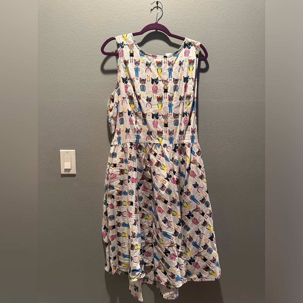 Retrolicious cat dress.